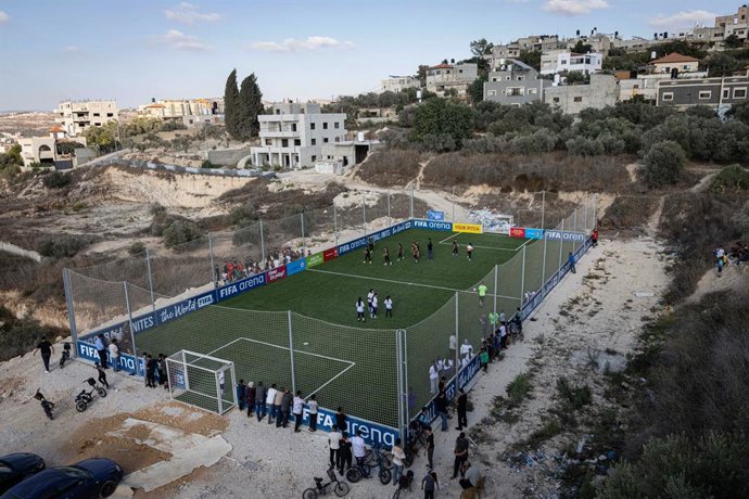 Imagen de uno de los mini campos que ha inaugurado la FIFA en Cisjordania