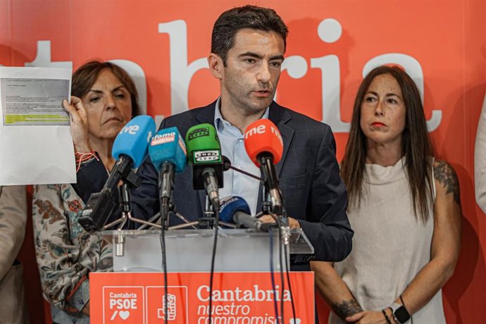 El secretario general del PSOE en Cantabria, Pedro Casares.