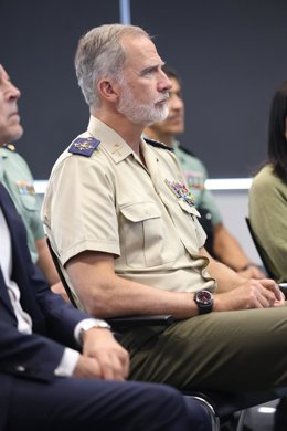El Rey Felipe VI, durante una visita a la CiberComandancia de la Guardia Civil, en la sede del Incibe, en León.