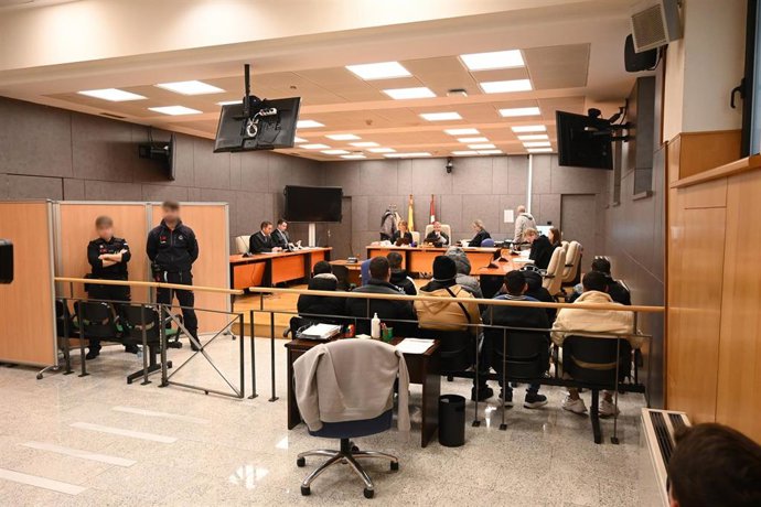 Archivo - Vista de la sala de la sección primera de la Audiencia Provincial de Bizkaia durante la primera sesión del juicio a once personas acusadas de una agresión homófoba en Basauri