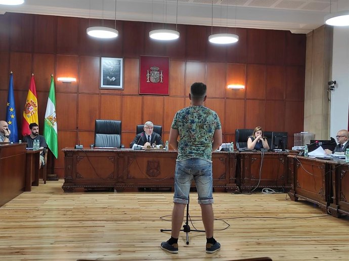 El acusado del asesinato de una mujer en Sabiote en mayo de 2024 durante su declaración en el juicio con jurado que se sigue en la Audiencia de Jaén