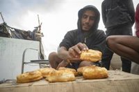 Ceuta quiere sancionar a los migrantes del Trampolín por ruidos y venta ambulante y pide ayuda a las FCSE