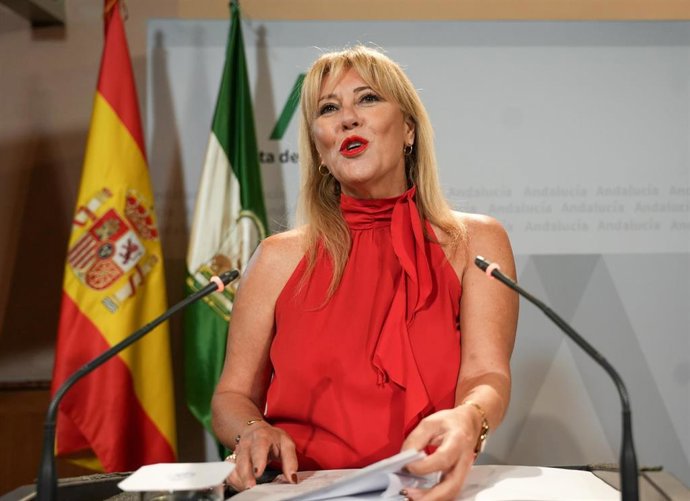 Archivo - La vicepresidenta tercera y consejera de Economía, Hacienda y Fondos Europeos, y portavoz del Gobierno andaluz, Carolina España.