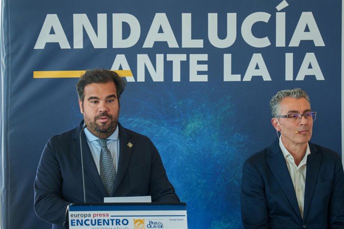 Archivo - El presidente del Consejo Social de la Universidad Pablo de Olavide, Iván Pestaña, interviene en el encuentro informativo organizado por Europa Press titulado 'Andalucía ante la IA'. Imagen de archivo.