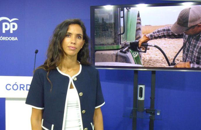 La portavoz de Agricultura del PP en el Senado de España, Lorena Guerra, en rueda de prensa.