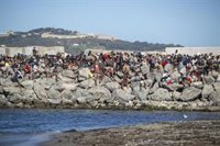 El Gobierno dice que Marruecos se ha comprometido a "hacer todo lo necesario" para evitar una nueva avalancha en Ceuta