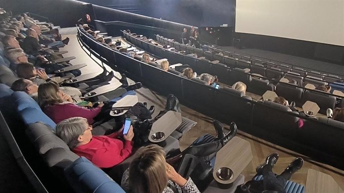 El Ayuntamiento de València, a través de una moción aprobada por la Junta de Gobierno Local, muestra su apoyo a las salas de cine de la ciudad que "han quedado excluidas de las ayudas" del Ministerio de Cultura.