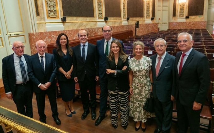 Registradores condecorados con la Cruz de San Raimundo de Peñafort en 2026.