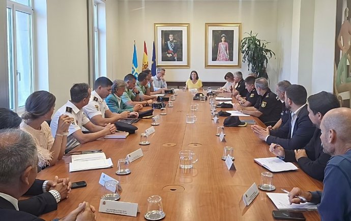 La delegada del Gobierno en Asturias, Adriana Lastra, ha presidido la reunión de coordinación del dispositivo de seguridad previsto para el derbi entre el Real Oviedo y el Real Sporting .