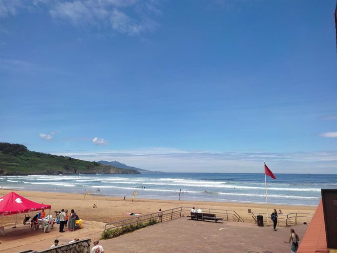 Archivo - Playa de La Arena (Bizkaia)