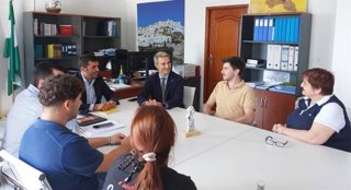 El delegado territorial de Empleo se reúne con representantes de asociaciones y ayuntamientos.