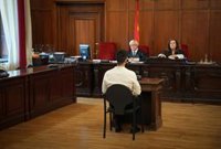 El padre de Ana Buza asegura que fue "manipulado" y la familia del novio dice haber vivido "un horror"