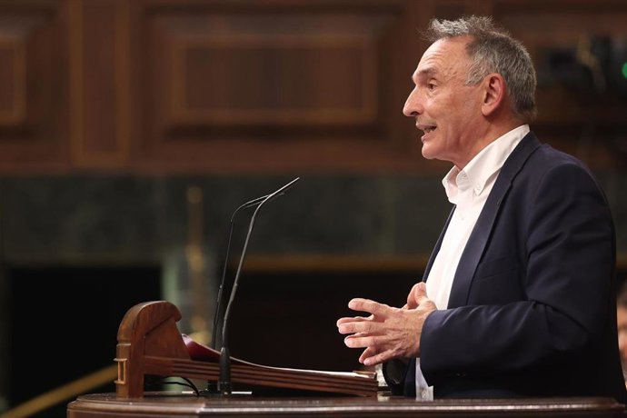 El diputado de Sumar Enrique Santiago interviene durante una sesión plenaria en el Congreso de los Diputados, a 22 de septiembre de 2026, en Madrid (España).