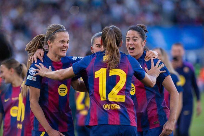 Archivo - Jugadoras del Barça Femení celebran el triunfo en la final de la Liga de Campeones Femenina 2026