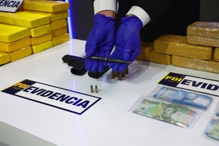 Santiago 22 de septiembre 2026. PDI y Fiscalia informan sobre procedimiento que detecto a organizacion criminal dedicada a la recepcion, traslado y comercializacion de sustancias ilicitas con destino al sector sur de la Region Metropolitana. Dragomir