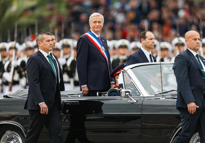 SANTIAGO, Sept. 20, 2026  -- Chilean President Jose Antonio Kast (C) attends an annual military parade to celebrate the Day of the Glories of the Army at the O'Higgins park, in Santiago, Chile, Sept. 19, 2026.