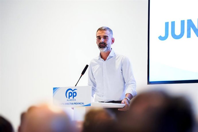 El presidente del Partido Popular (PP) de Almería, Ramón Fernández-Pacheco, en la la Junta Directiva Provincial del PP.