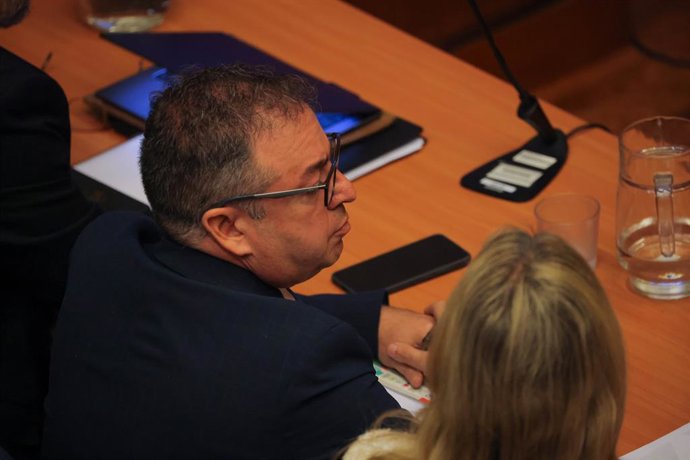 Santiago, 22 de Septiembre del 2026.  En el Séptimo Juzgado de Garantía se realiza la audiencia de formalización en contra del exdiputado Gabriel Silber, en la denominada trama bielorrusa, por delitos de soborno y lavado de activos. En la instancia