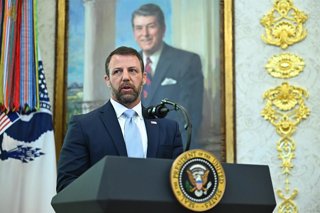 Archivo - March 24, 2026, Washington, District Of Columbia, USA: United States Secretary of Homeland Security (DHS) Markwayne Mullin, speaks during a swearing-in ceremony in the Oval Office of the White House in Washington, DC, USA, on Tuesday, March 24, 