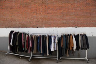 Archivo - Mercado de ropa de segunda mano de la Asociación RETO, a 10 de marzo de 2022, en Collado Villalba, Madrid (España). RETO es una Organización No-Lucrativa de principios cristianos que nació a finales de 1985 en Cantabria con el objetivo de ayudar