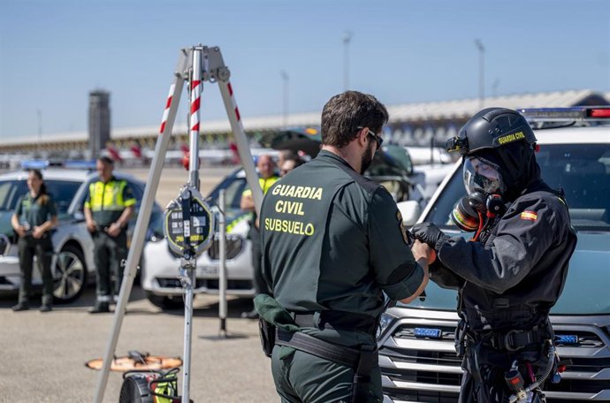 Archivo - Agentes de la Guardia Civil durante un dispositivo de seguridad en Madrid