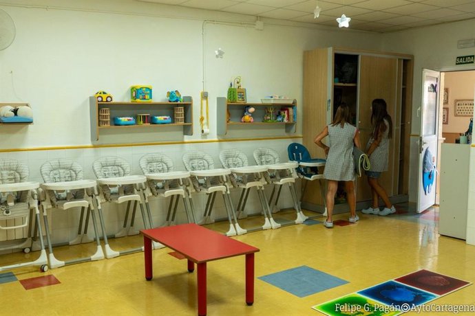 Archivo - La Comunidad establece los servicios mínimos para la huelga de docentes del 24 y 25 de septiembre 