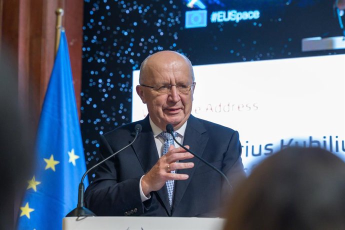 O comissário europeu para a Defesa e o Espaço, Andrius Kubilius, participa da Conferência da UE sobre Acesso ao Espaço. Biblioteca Solvay, Bruxelas