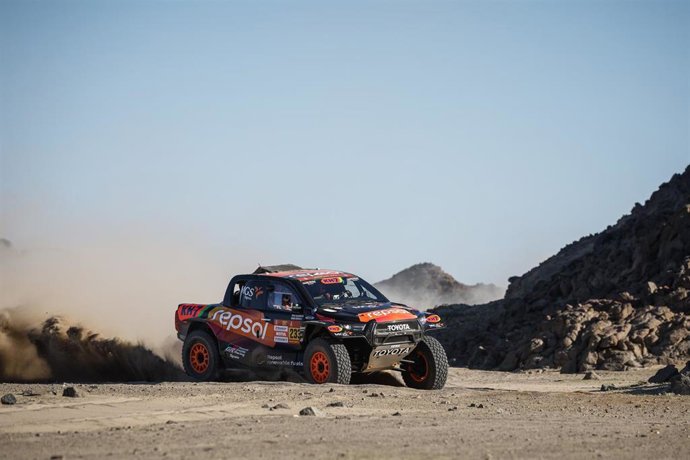 Archivo - El espñaol Isidre Esteve (Repsol Toyota Rally Team), en un test privado previo al Rally Dakar 2026.