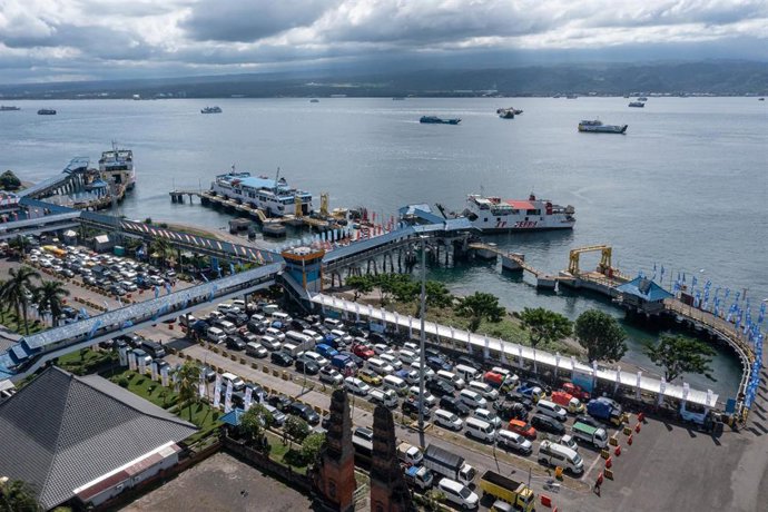 Archivo - Imagen de archivo de un puerto de Indonesia.