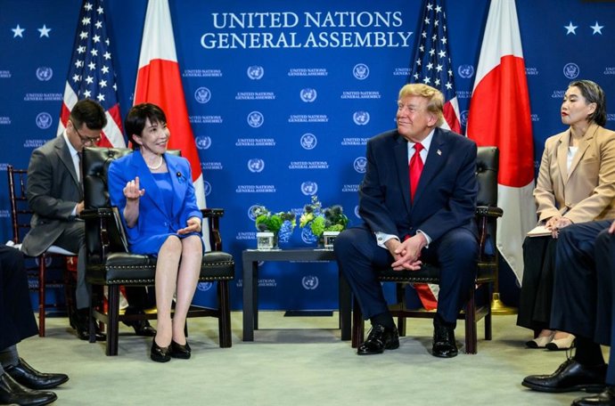 La primera ministra de Japón, Sanae Takaichi, junto al presidente de EEUU, Donald Trump.