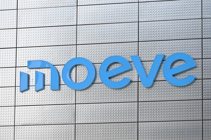 Archivo - Logo de Moeve en la torre de Moeve