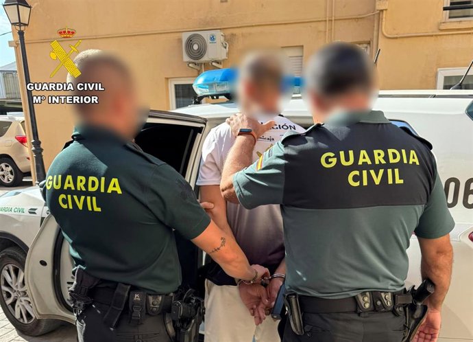 Detenido en Campos del Río por varios delitos, entre ellos robo, detención ilegal y exhibicionismo