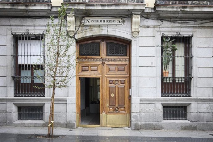 Archivo - Fachada de un bloque de viviendas.
