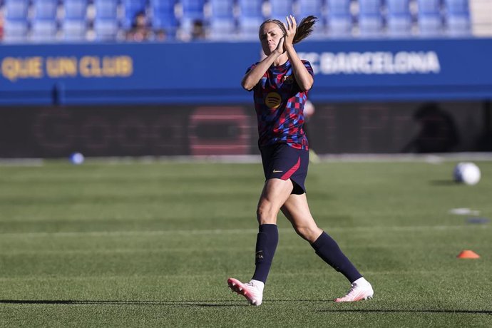Irene Paredes en un calentamiento del Barça Femení en el Estadi Johan Cruyff