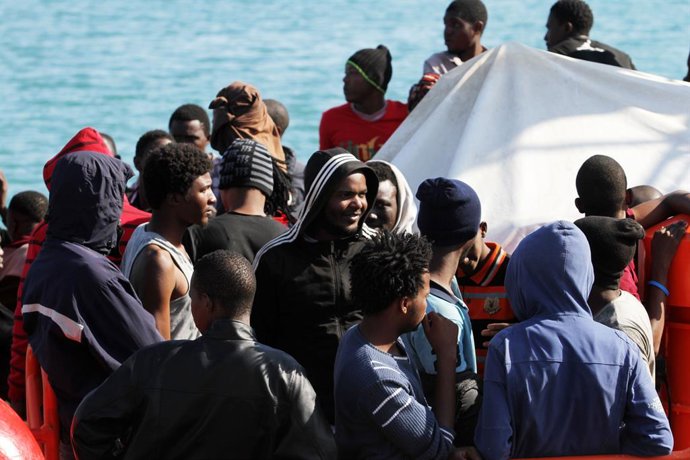 Archivo - Arquivo - Imigrantes, barco de imigrantes, resgatados, Málaga, porto 