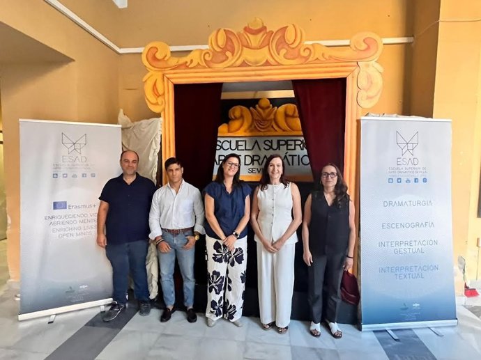 La delegada territorial de Educación en Sevilla, Gloria Guillén, en la inauguración del curso en la Escuela Superior de Arte Dramático