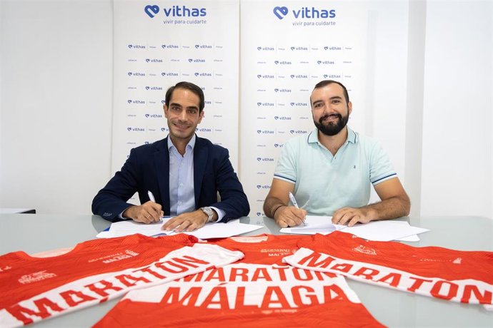 Firma del acuerdo entre Vithas y Generali Maratón Málaga.