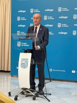 El alcalde de Málaga, Francisco de la Torre, en una comparecencia ante los medios.