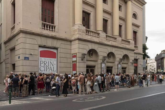 Un acto de AVETID en el Teatro Principal. Archivo.
