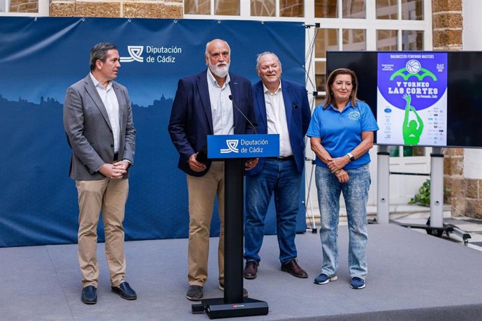 El vicepresidente segundo de la Diputación de Cádiz y responsable del Servicio de Deportes, Javier Vidal, en la presentación del V Torneo Las Cortes
