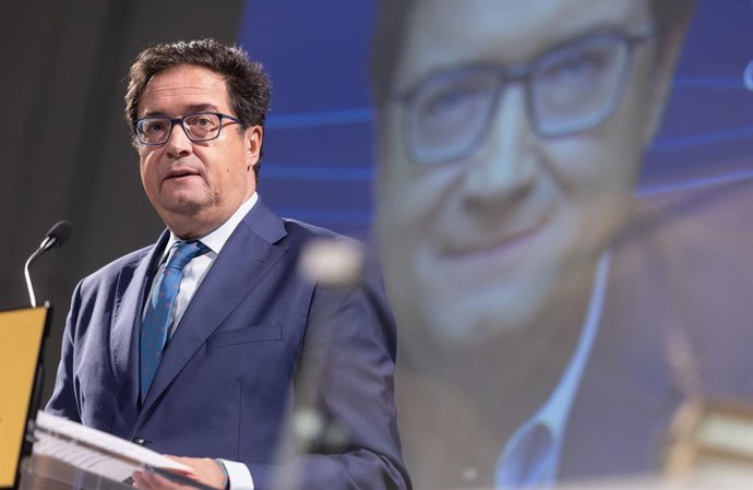 El ministro para la Transformación Digital y de la Función Pública, Óscar López, interviene en el evento ‘Soberanía Digital: Ahora semiconductores’, a 18 de septiembre de 2026, en Madrid (España). En el evento se presenta la maqueta de las instalaciones d