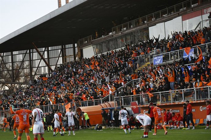 Futbol, Cobreloa vs Union San Felipe Vigesimo novena fecha campeonato Ascenso Betsson 2022 Los jugadores de Cobreloa  celebran luego de ganar contra Union San Felipe el partido de la primera B disputado en el estadio Zorros del Desierto de Calama,