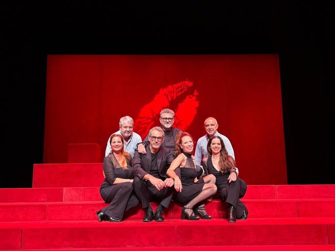 La comedia teatral 'Besos' regresa al Talia para seguir emocionando y haciendo reír 27 años después de su estreno