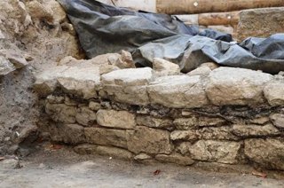 Hallado en el centro París restos arqueológicos que podrían ser de la muralla de la antigua Lutecia gala