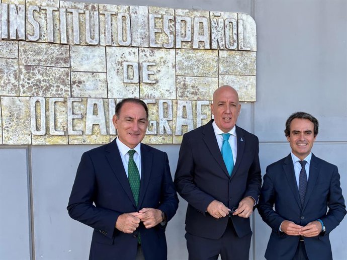 El consejero de Fomento y Movilidad de la Junta de Andalucía, Mario Muñoz-Atanet, ha clausurado este miércoles el acto de inicio del nuevo mandato del Clúster Marítimo-Marino de Andalucía 