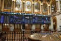 El Ibex 35 se deja un 0,62% y pierde los 19.700 puntos, con el crudo por encima de los 100 dólares