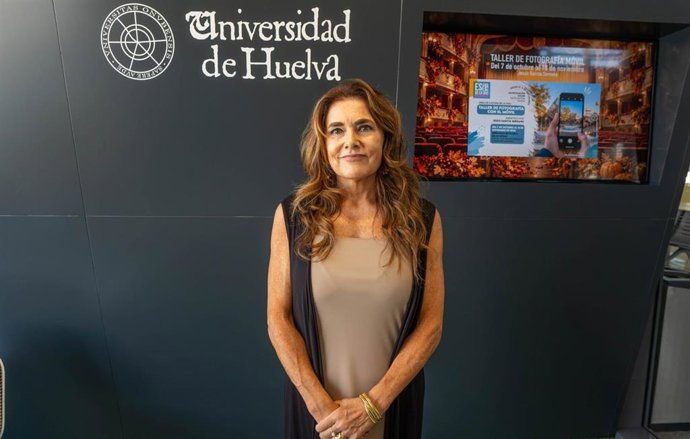 La vicerrectora de Proyección Universitaria de la Universidad de Huelva, Joaquina Castillo.