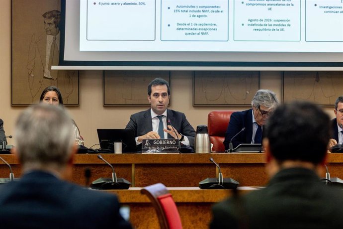El vicepresidente primero del Gobierno y ministro de Economía, Comercio y Empresa, Carlos Cuerpo, comparece ante la Comisión de Economía, Comercio y Transformación Digital, para informar sobre el Plan de Respuesta y de Relanzamiento Comercial, a 23 de sep