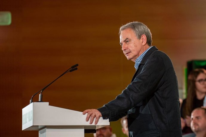Archivo - El expresidente del Gobierno José Luis Rodríguez Zapatero durante un acto público.