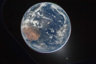 Archivo - 03 April 2026, ---: A picture of Earth, taken by NASA astronaut and Artemis II Commander Reid Wiseman from the Orion spacecraft's window on April 2, after completing the translunar injection burn. The pictures were released on the third day of t